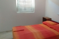 Bedroom Ivan - 200 m From the Beach - A1