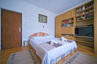 Bedroom Pavo - 80 m From Beach - A1