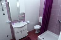 In-room Bathroom Renato - 150 m From Beach - A2