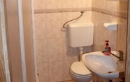 Toilet Kamar 3 Anna - Great Location & Family Friendly - A3