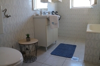 In-room Bathroom Korni - Comfortable - A1
