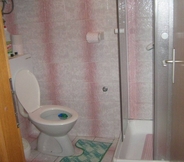 In-room Bathroom 3 Malaga - Comfortable and Free Parking - SA C