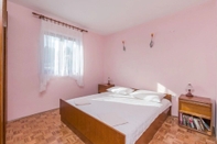 Bedroom Mari - Great Location 30m From the sea - A2 Gornji