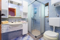 In-room Bathroom Ante - 50m From Beach - SA8