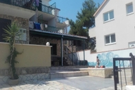 Exterior Rina - With Pool - A6