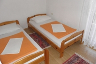 Bedroom Zvone - 100 m From sea - A1