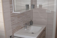 In-room Bathroom Insula Insule - Rustic & Peaceful - SA2