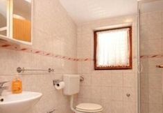 In-room Bathroom 6 Glory - 80m From Beach - A1