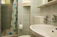 In-room Bathroom Tonka - 150m From the sea & Parking - A1 A