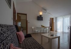 Common Space 7 Sabina - 100m From sea - A5
