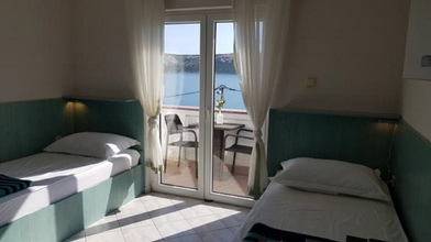 Kamar Tidur 4 Jope - 60 m From Beach - Sa10