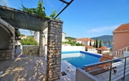 Kolam Renang 6 Gradina 1 - Private Pool - H