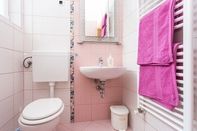 In-room Bathroom Vola - A1