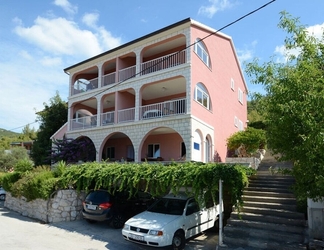 Exterior 2 Zak - 30m From Beach - A2 Mia