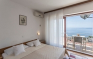 Bedroom 2 Vedra- Free Parking and Close to the Beach - A1