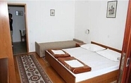 Bedroom 7 Vedra- Free Parking and Close to the Beach - A1