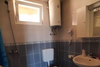 In-room Bathroom Lapa - 40 m From Beach - A2 Lucija