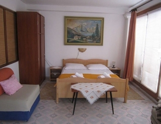 Bedroom 2 Graci - 20 m From Pebble Beach - A1