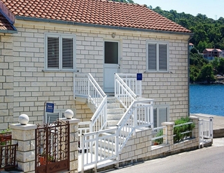 Exterior 2 Velo - 10 m From sea - A1 Marija