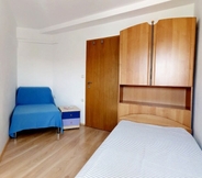 Bedroom 2 Amalia - Family Friendly With Parking - A4 Megi