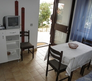 Bedroom 7 Ruzica - 50 m From sea - A1 Mali