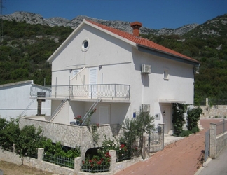 Exterior 2 Vida With Garden - A1 - Naranča