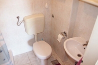 In-room Bathroom Ivica - 100m From the Beach - SA1 Ljubicasti