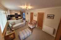 Common Space Captivating 2 Bedroom Bungalow in Mumbles