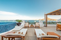 Swimming Pool Beachfront Penthouse by Pueblo Bonito