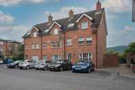 Exterior Central Belfast Apartments: Ashley Mews