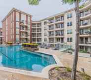 Kolam Renang 2 Corporate Suites at Victory Park Dallas