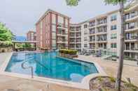 Kolam Renang Corporate Suites at Victory Park Dallas