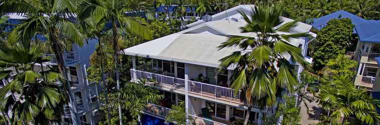 Exterior Tropical Paradise right on the Beach