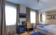 Bedroom 3 Delphi Hotel & Restaurant