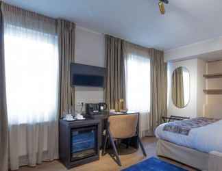 Bedroom 2 Delphi Hotel & Restaurant