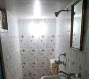 In-room Bathroom 3 Goroomgo Swagat Bhubneshwar