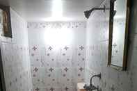In-room Bathroom Goroomgo Dylan Cafe & Guest Jodhpur