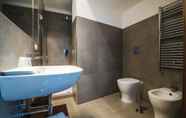 In-room Bathroom 2 B&B Arco dei Pinto