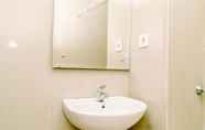 Toilet Kamar 7 Nice And Elegant Studio At Paramount Skyline Apartment