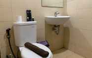 Toilet Kamar 2 Nice And Strategic 1Br At Sky Terrace Apartment