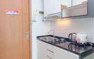 Bilik Tidur 7 Comfort And Elegant 2Br At Woodland Park Residence Apartment