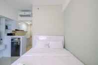 Phòng ngủ Nice And Comfy Studio At Springlake Summarecon Apartment