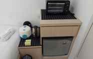 Kamar Tidur 3 Cozy And Minimalist Studio (No Kitchen) At Aeropolis Apartment