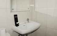 In-room Bathroom 3 Comfy And Spacious 2Br At Springlake Summarecon Apartment Bekasi