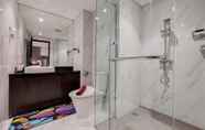 Toilet Kamar 7 Stunning And Spacious 1Br At Branz Bsd City Apartment