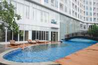 Swimming Pool 3Br Luxurious And Elegant Apartment At Grand Sungkono Lagoon