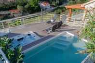 Swimming Pool Apartment Vila Grscica