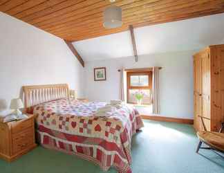 Bedroom 2 Rose Cottage - Great Lunnon Farm