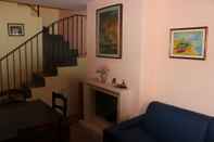 Ruang Umum Suite Carla Lovely Apartment in Pietrasanta Center