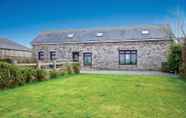 Exterior 2 East Pilton Farm Holiday Cottage